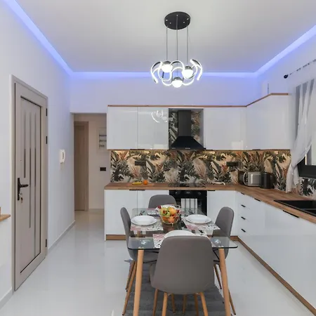 Apartment Eleana's By 