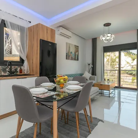 Apartment Eleana's By 