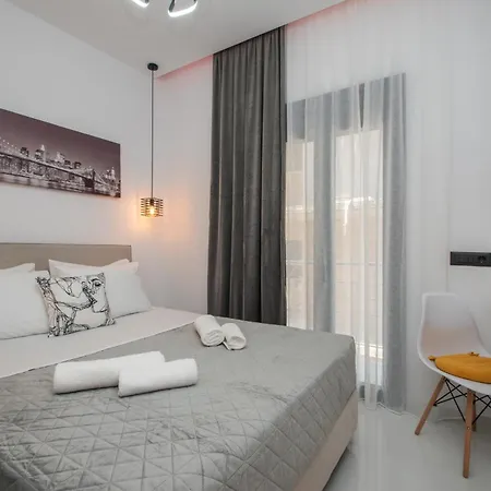 Apartment Eleana's By 